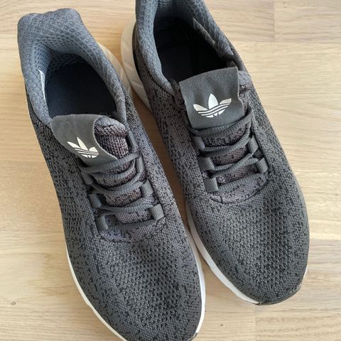 Adidas swift run