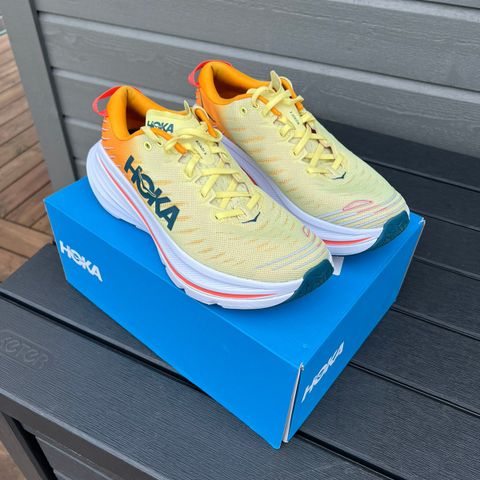 Hoka Boni X, Nike Metcon Herre og dame modell selges.