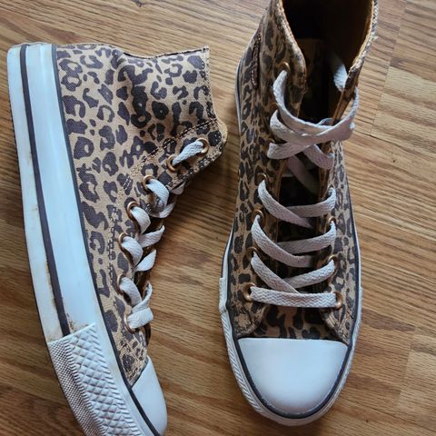 Pent brukte Leopard Converse str 40