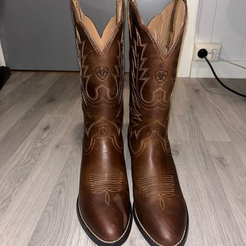 Ariat cowboy boots dame