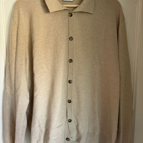 Atelier Munro 100% Cashmere cardigan