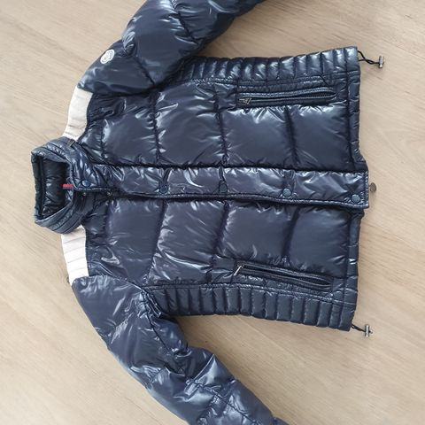 Moncler jakke str 2.