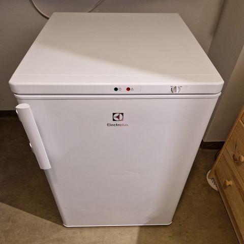 Electrolux fryseskap 85cm