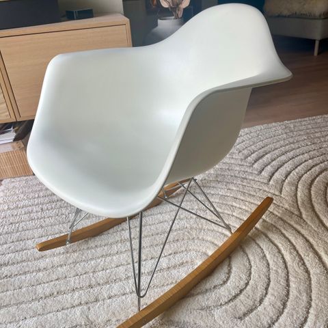 Eames RAR gyngestol