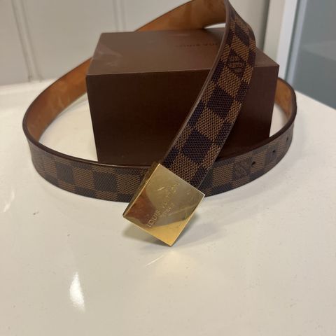 VINTAGE LOUIS VUITTON BELTE