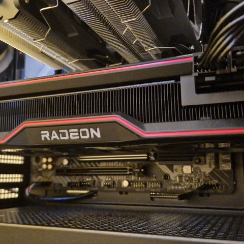 XFX Radeon RX 6800 XT 16GB skjermkort