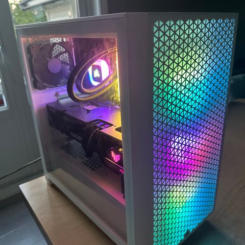 Kraftig gaming pc 7900xtx og 7800x3D