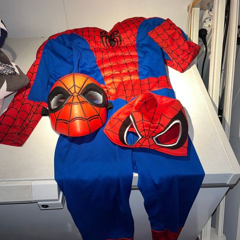 Spiderman kostyme med 2 masker