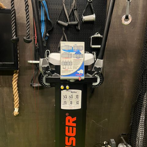 Keiser Fitness Functional Trainer Inkl Forskjellige Utstyr