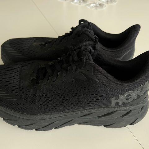 Hoka Clifton 7, str 42