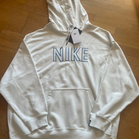 Ny Nike oversized genser med logo str xs