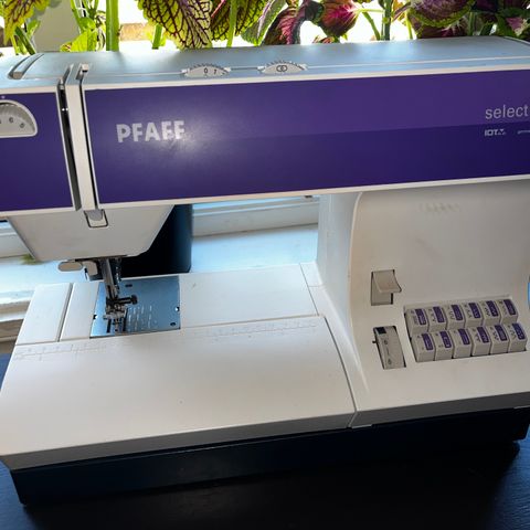 PFAFF Select 4.0