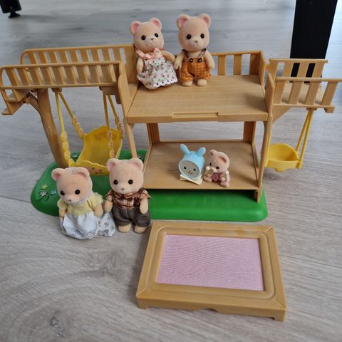 Sylvanian families bjørnefamilie med lekeplass