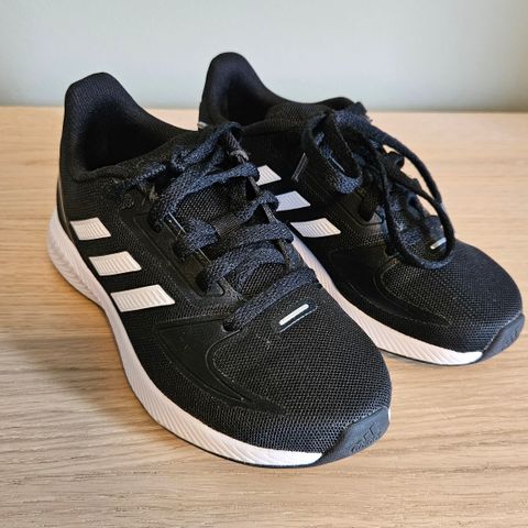 Adidas joggesko str 30