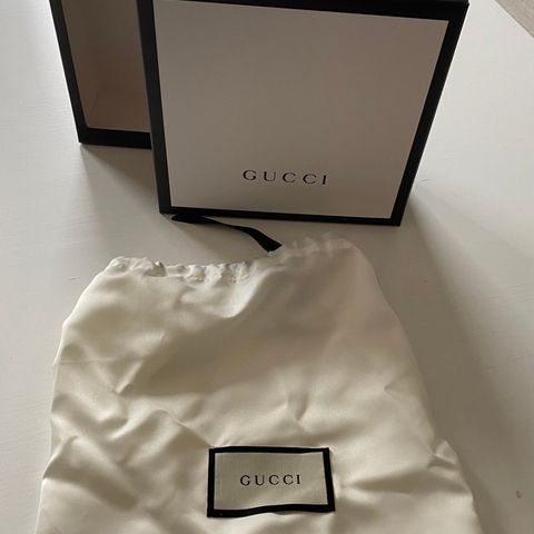 Div. esker, Gucci, Michael Kors, Emporio Armani, Ideal of Sweden