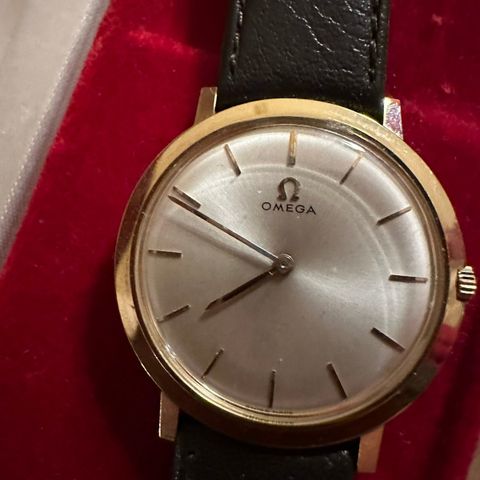 Omega gullur prodnr. 14782, 18 K