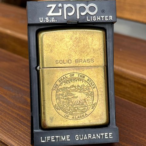 Zippo solid brass ( Alaska )