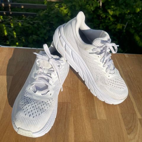 Hoka clifton  i str 38