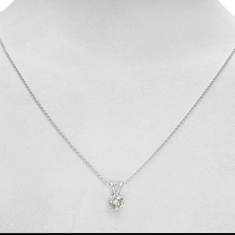 Diamantsmykke / Annheng i 14kt hvitt gull med 0.52ct.tw. Naturlig diamant.