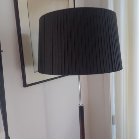 Stålampe. 2 stykk. Selges stykkevis.