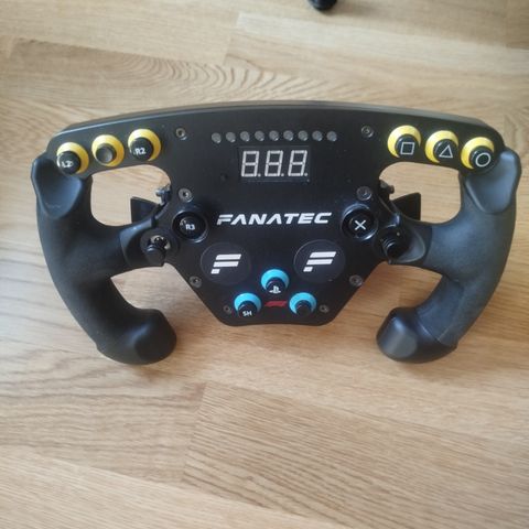 Fanatec CSL pedaler og Club sport F1 ratt