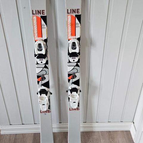 Twintip Line ski