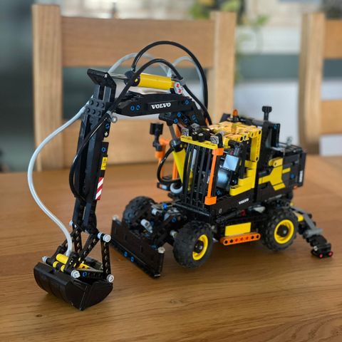 Volvo EW160 E Lego technic sett 42053