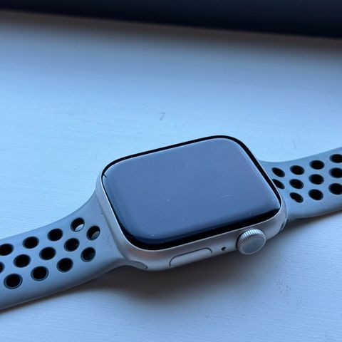 Apple Watch series 7 Nike edition 45mm