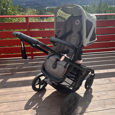 Bugaboo Fox2 med mye tilbehør - kun brukt av 1 barn