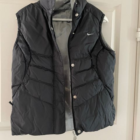 Nike vest