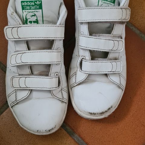 Adidas sko str 35 joggesko