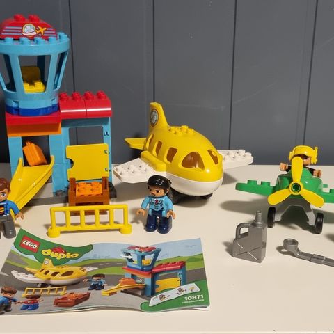 Lego duplo flyplass med ekstra fly