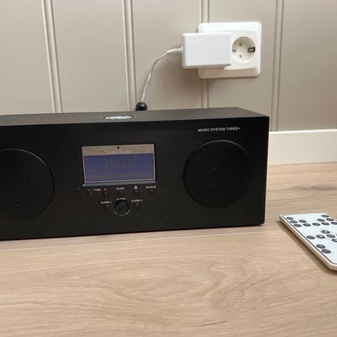 Tivoli Audio Music System Three+ DAB radio, svart