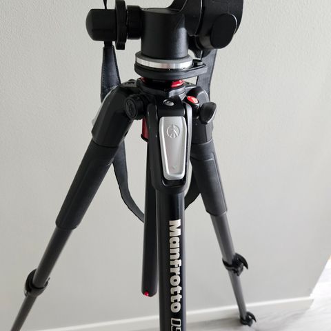 Manfrotto 055 tripod med 410 geared head