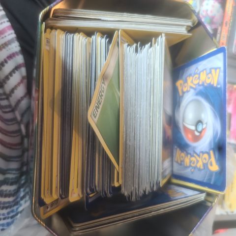 Masse pokemon kort selges