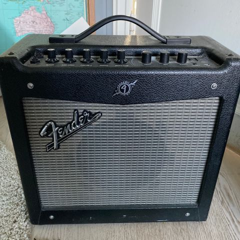 Fender DSP Mustang forsterker