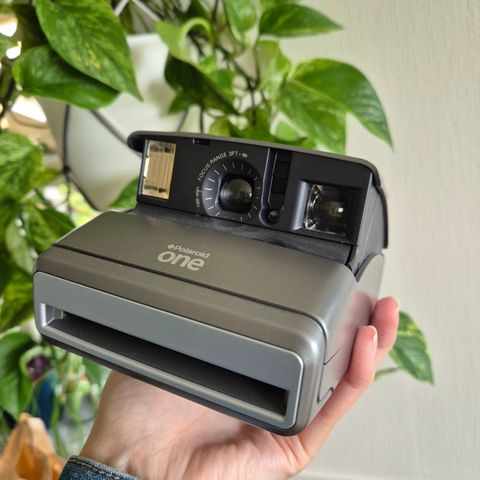 Polaroid one classic 600