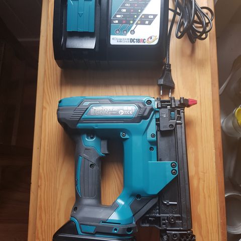 Makita DFN350Z dykkertpistol