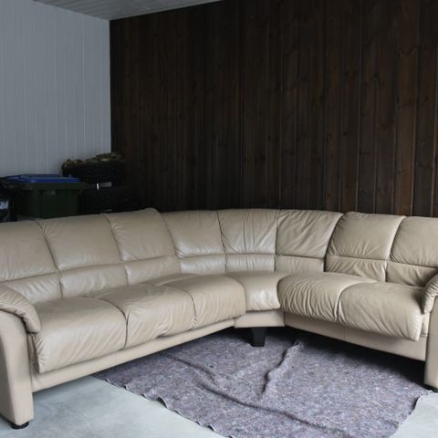 Ekornes hjørnesofa i skinn