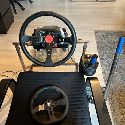 Logitec G29 simulator