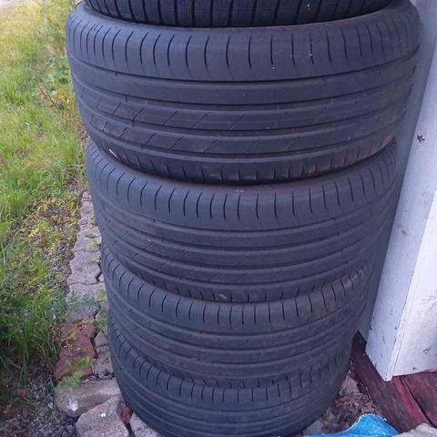 Nokian hakka black suv 265/45/21. 265.45.21