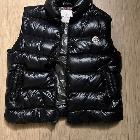 Moncler tib vest str 4