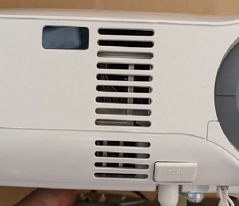 NEC VT590 Projector