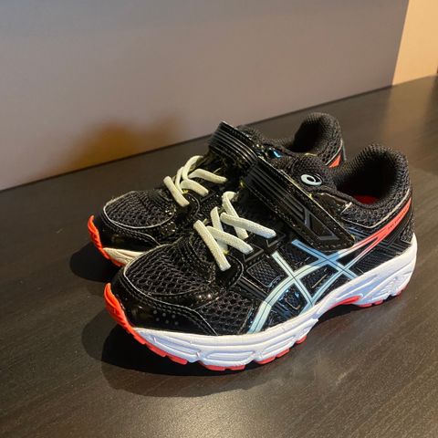 Asics joggesko