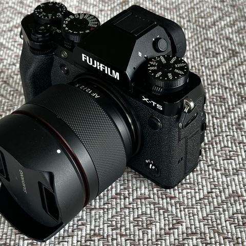 Pent Fujifilm X-T5 selges