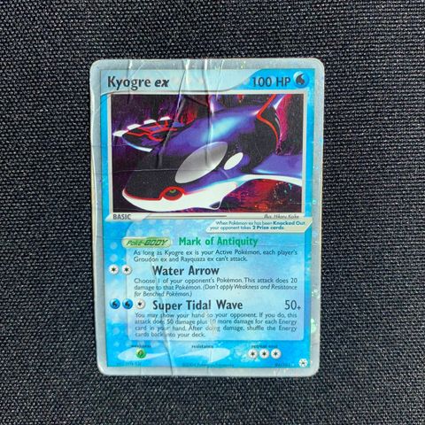 Kyogre EX (Damaged) - Hidden Legends