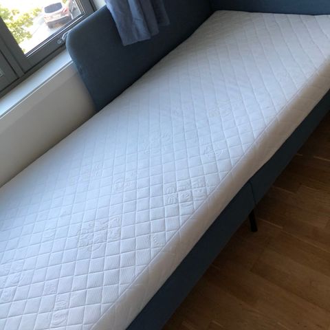 Ikea Blåkullen seng 90x200 cm-reservert til 14.8.