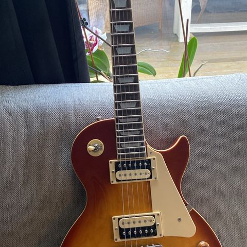 Buskers les Paul type gitar