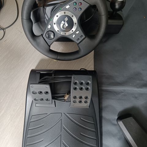 Logitech Driving Force Pro til Playstation