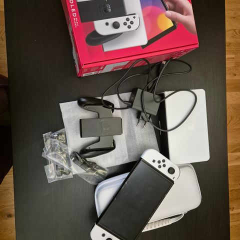 Nintendo switch Oled white